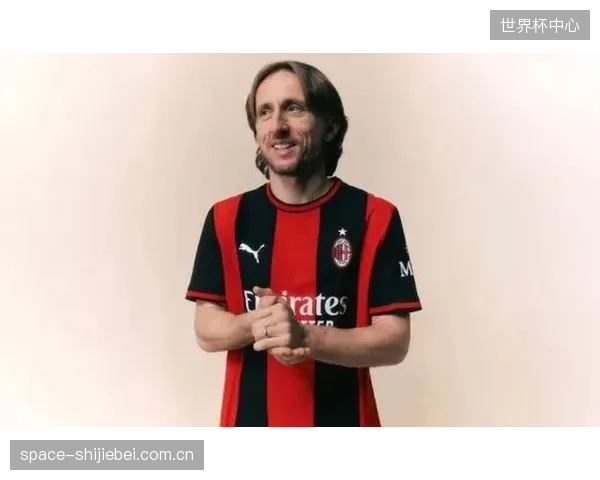 为解放莫德里奇的组织核心作用，帕萨利奇等中场球员必须在比赛中提供足够的覆盖和拦截。